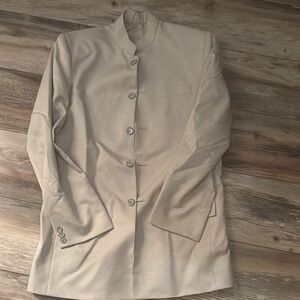 Men’s cream blazer